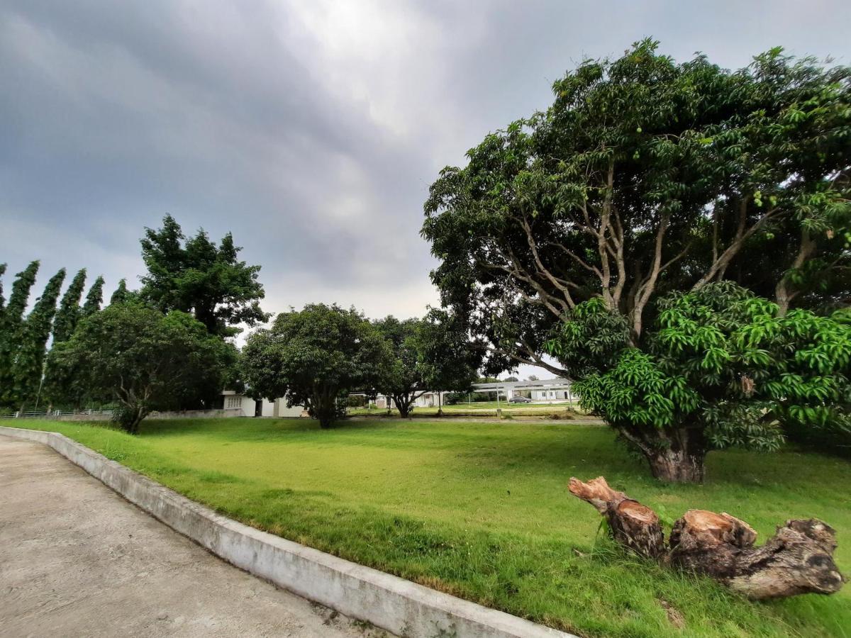 Estancia De Lorenzo Tarlac Kültér fotó
